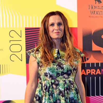 Kasey Chambers Autograph Profile