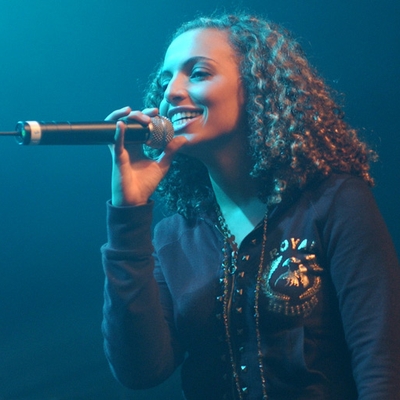 Kayna Samet Autograph Profile