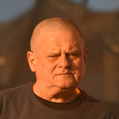 Kazik Staszewski Autograph Profile