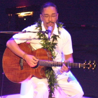 Kealiʻi Reichel Autograph Profile