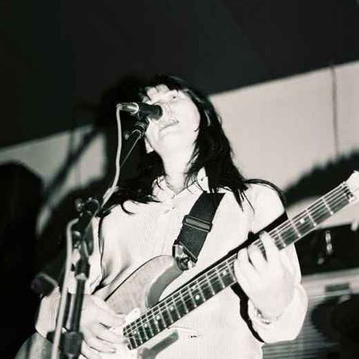 Kelley Deal Autograph Profile