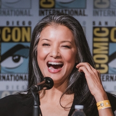 Kelly Hu