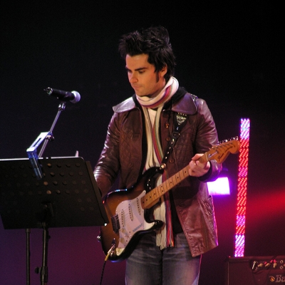 Kelly Jones Autograph Profile