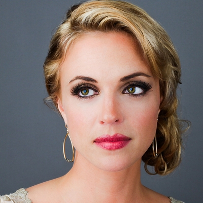 Kelly Sullivan Autograph Profile