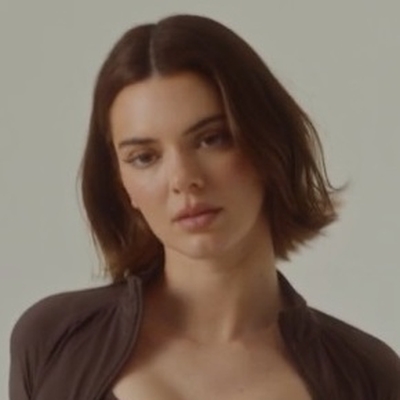 Kendall Jenner Autograph Profile