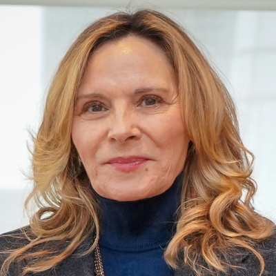 Kim Cattrall Autograph Profile