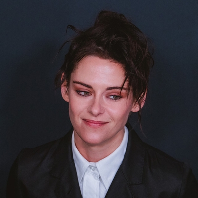 Kristen Stewart Autograph Profile