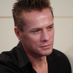 Larry Mullen Jr.