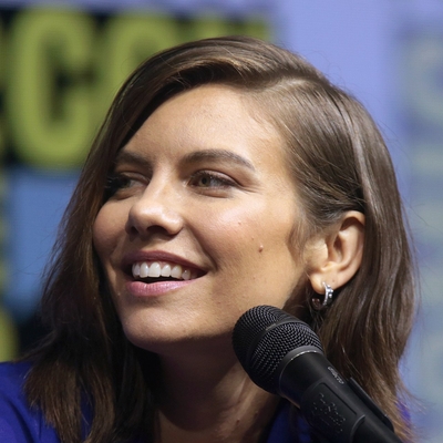 Lauren Cohan Autograph Profile