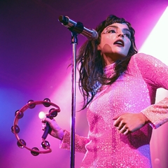 Lauren Mayberry