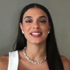Laysla De Oliveira