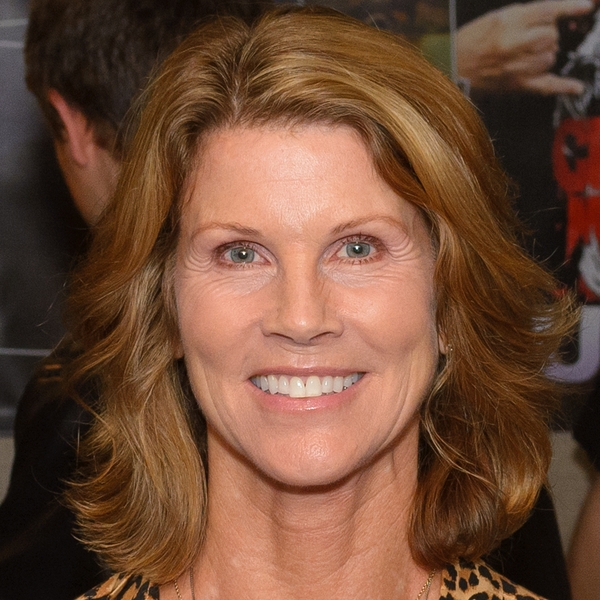 Leah Ayres