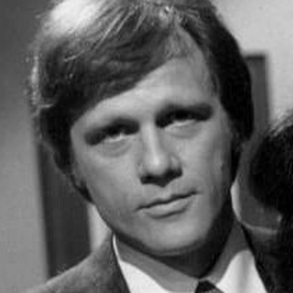 Leon Russom