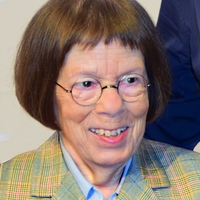 Linda Hunt