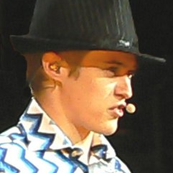 Lucas Grabeel