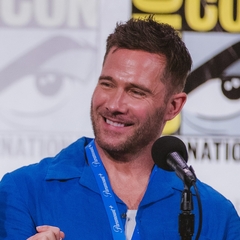 Luke MacFarlane
