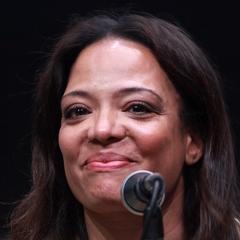 Luna Lauren Velez