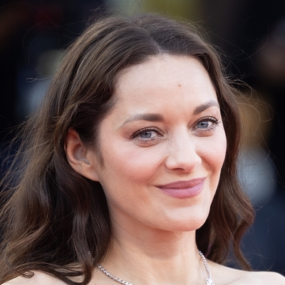 Marion Cotillard Autograph Profile