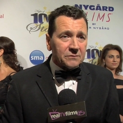 Mark Lindsay Chapman