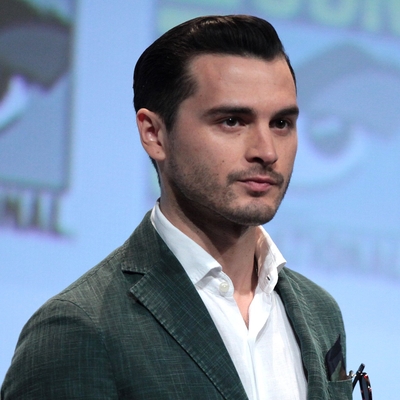 Michael Malarkey Autograph Profile