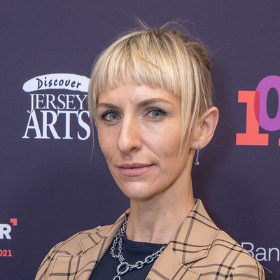 Mickey Sumner Autograph Profile
