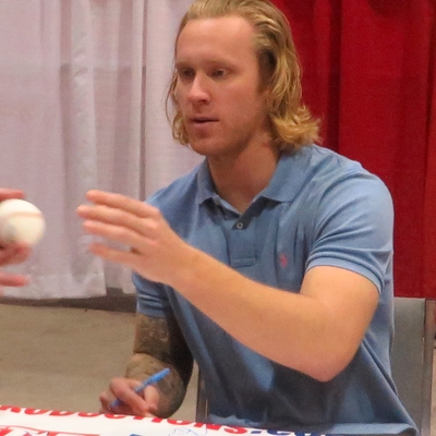 Mike Foltynewicz Autograph Profile