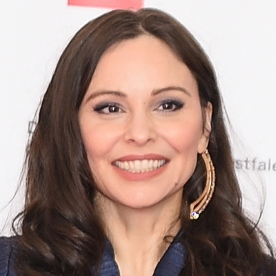 Mina Tander Autograph Profile