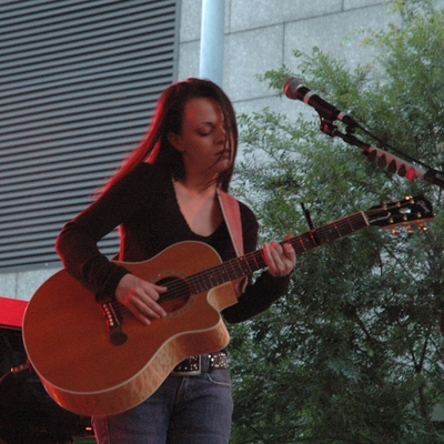Mindy Smith Autograph Profile