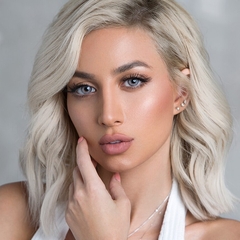 Model Roz