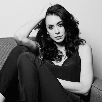 Mozhan Marno Autograph Profile