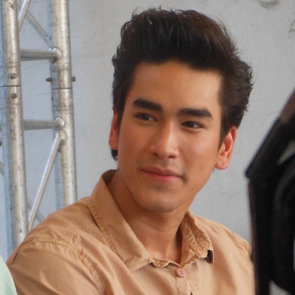 Nadech Kugimiya