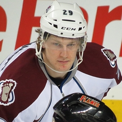 Nathan MacKinnon