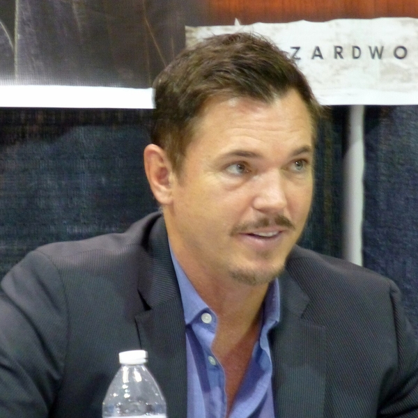 Nicholas Lea