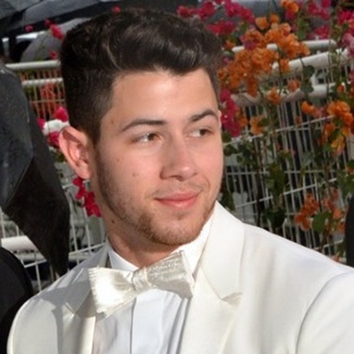 Nick Jonas Autograph Profile