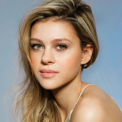 Nicola Peltz Autograph Profile