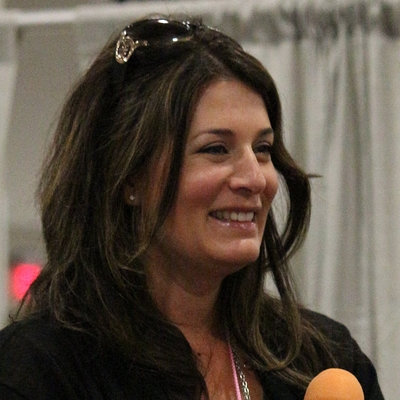 Nicole Oliver Autograph Profile