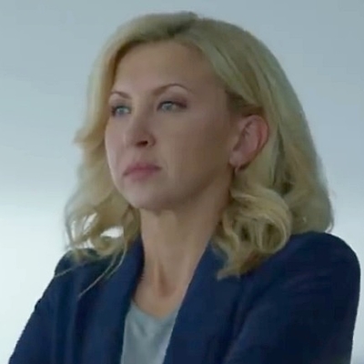 Nina Arianda Autograph Profile