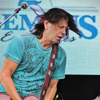 Pat Travers Autograph Profile