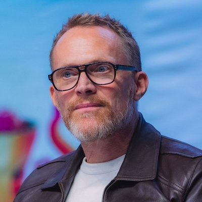 Paul Bettany Autograph Profile