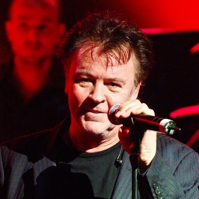 Paul Young Autograph Profile