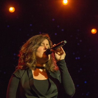 Paula Cole Autograph Profile
