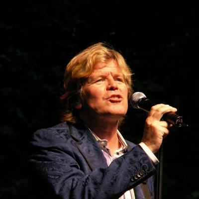 Peter Noone Autograph Profile