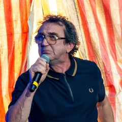 Phil Daniels