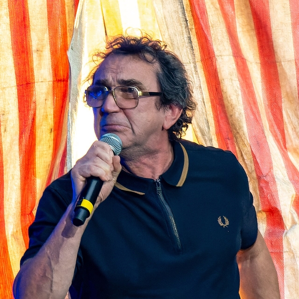 Phil Daniels