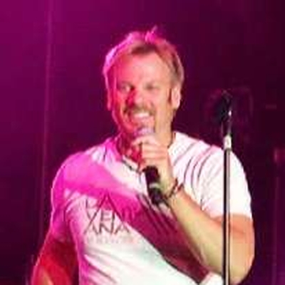 Phil Vassar Autograph Profile