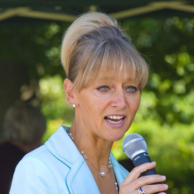 Pia Beckmann Autograph Profile