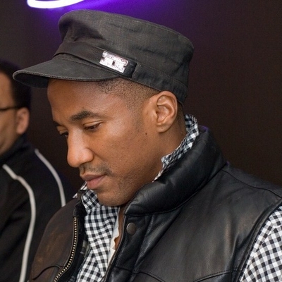 Q-Tip Autograph Profile