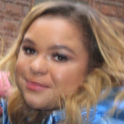 Rachel Crow Autograph Profile