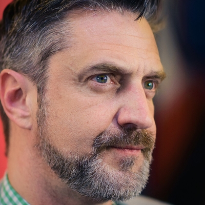 Raul Esparza Autograph Profile