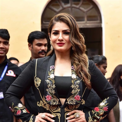 Raveena Tandon Autograph Profile